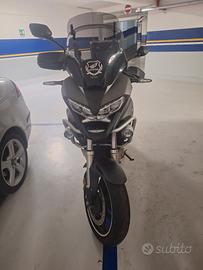 Honda crossrunner Travel Edition del 2017