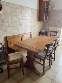 Tavolo cucina comprensivo di n.4 sedie e panca