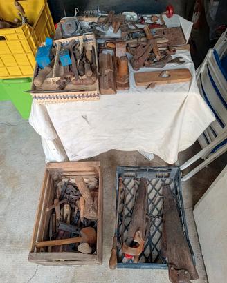 set vecchi attrezzi da fabbro e falegname _Vintage