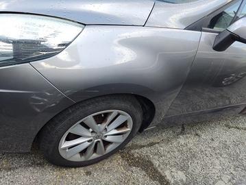Parafango sinistro RENAULT SCENIC del 2010
