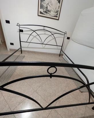 Letto in ferro 200x180 cm