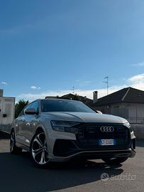Audi Q8 55 TFSI quattro S-Line da 340 CV