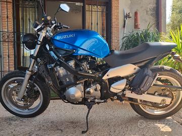  moto Suzuki GSX 600 F 