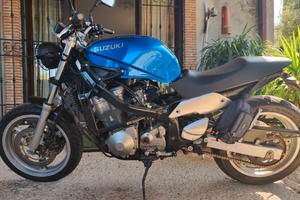  moto Suzuki GSX 600 F 