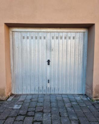 SERRANDA BASCULANTE CON MOTORE ELETTRICO