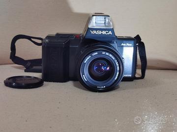 YASHICA 230-AF + AF 35-70MM F/3.3-4.5