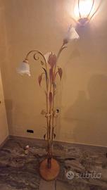 lampada da terra in ferro battuto