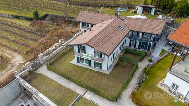 VILLA A SCHIERA A NOGAREDO