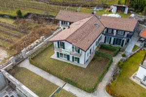 VILLA A SCHIERA A NOGAREDO
