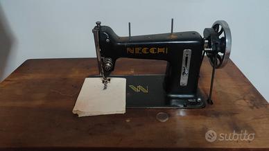 macchina da cucire Necchi 