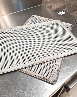 teglie forate per cottura prodotti forno usate
