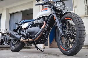 Royal Enfield Interceptor Bear BOARDWALK WHITE AZI