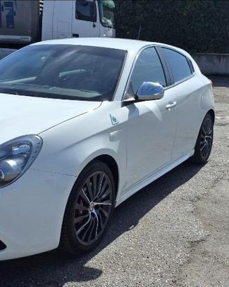 giulietta quadrifoglio verde 1750tbi  6mt 