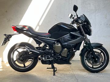 Yamaha XJ6 - 2011