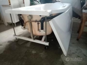 Vasca idromassaggio jacuzzi
