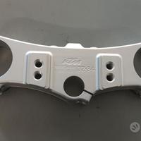 PIASTRA FORCELLA SUP. 32/34 KTM
