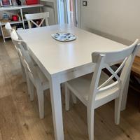 Tavolo da pranzo con 4 sedie (IKEA)