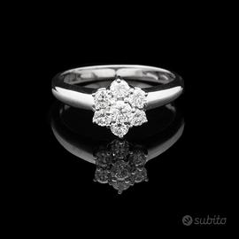 ANELLO DAISY IN ORO BIANCO 18 KT BRILLANTI 0.53 CT