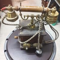   telefono antico