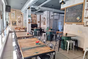 Attività / Licenza di 280 m² a Lainate