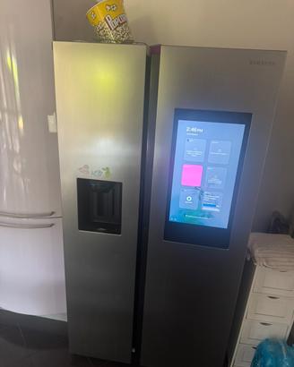 frigo con congelatore Samsung con tablet