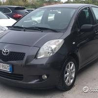 TOYOTA Yaris Revisionata e batteria nuova