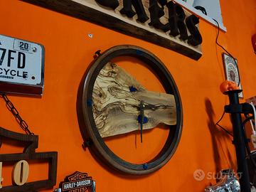 orologio a parete in legno di ulivo 