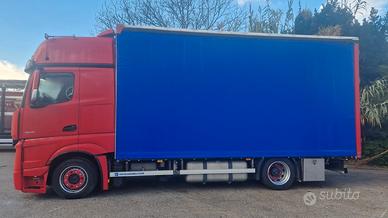 Camion scuola guida mercedes actros