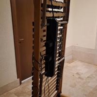 letto elettrico e sedia 