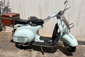 Vespa 150 del 1960 targa Roma restaurata