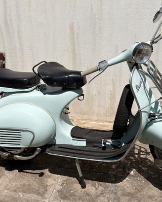 Vespa 150 del 1960 targa Roma restaurata