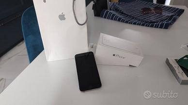 iPhone 6s 16 GB con cover Michael kors 