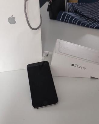 iPhone 6s 16 GB con cover Michael kors 