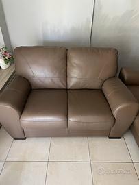 divani 2 posti in pelle