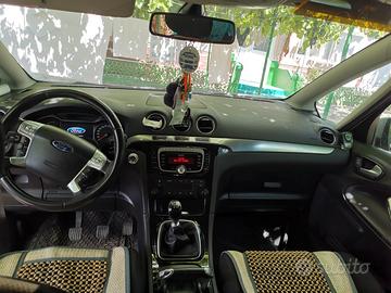 Machina in buoni condizioni 