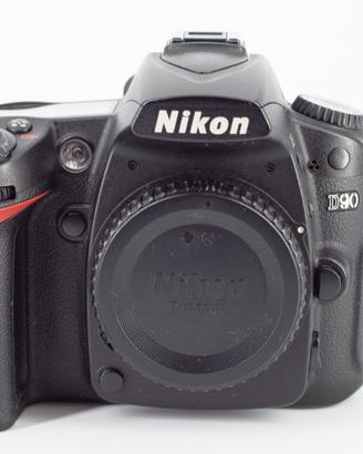 Nikon D90 solo corpo senza obiettivo - Nital