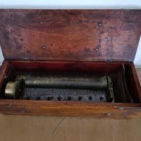 Cassetta carillon XIX sec. in noce