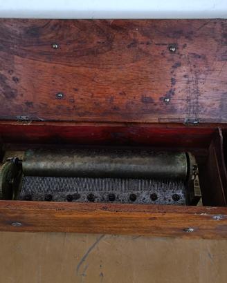 Cassetta carillon XIX sec. in noce