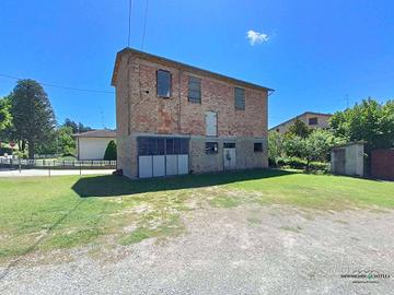 Rustico / Casale di 100 m² a Casina