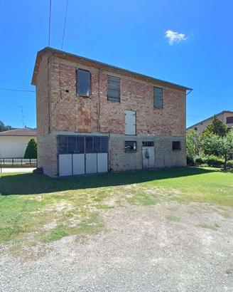 Rustico / Casale di 100 m² a Casina