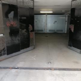 Luino centro- box singolo