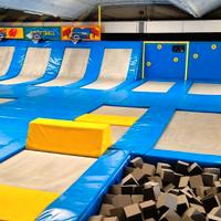 Fabbrica Trampoline Park su Misura per Famiglie
