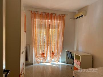 Camera singola ragazza