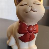 Thun gatto con fiocco rosso