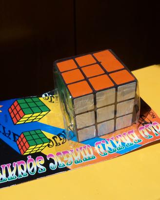 CUBO Magico tipo economico---M -Blister-