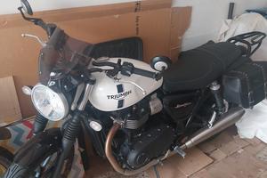 Triumph street twin 900 