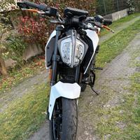 KTM Duke 125