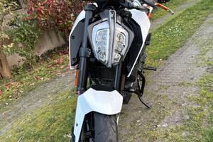 KTM Duke 125