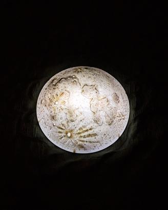 Lampada a forma di luna
