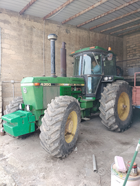 John Deere 4350